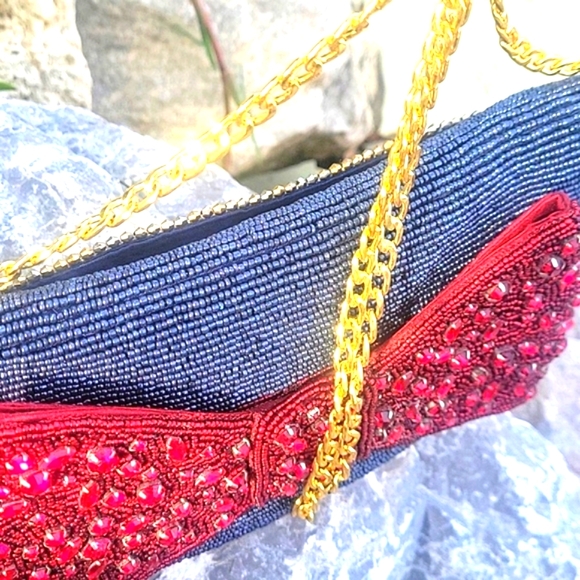 Mary frances disney snow white clutch crossbody - Picture 7 of 17